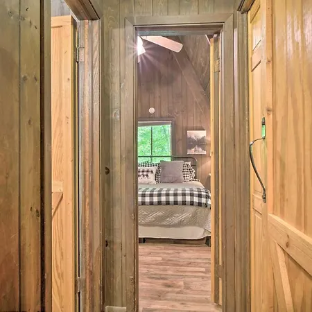 Snuggle Inn In The Heart Of Chalet Village!